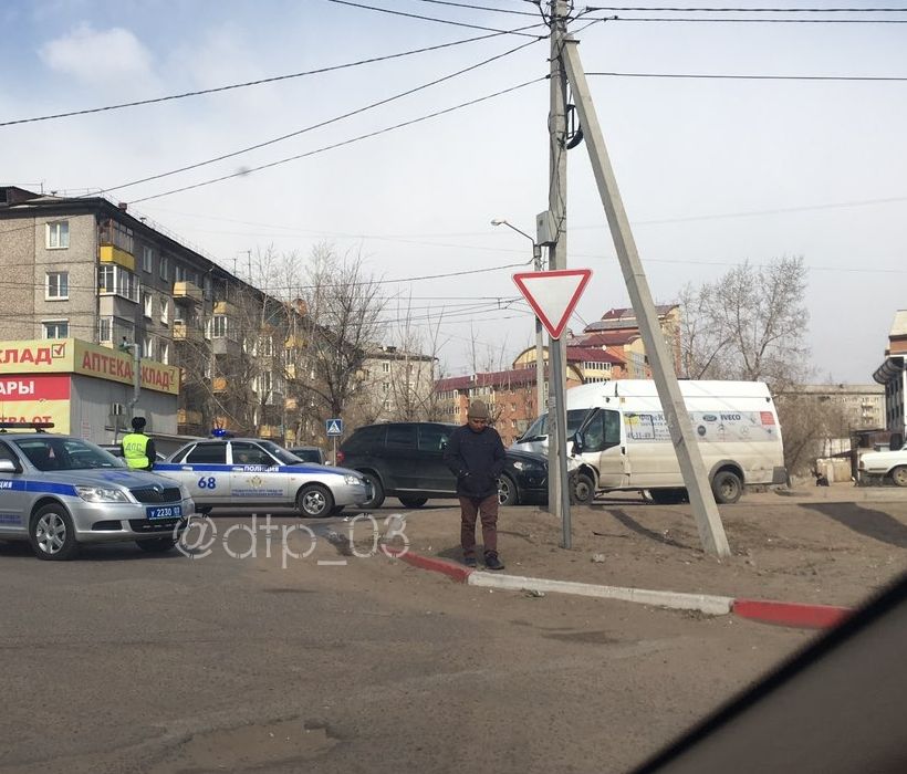 Водитель внедорожника BMW, врезавшийся в маршрутку в Улан-Удэ, был пьян