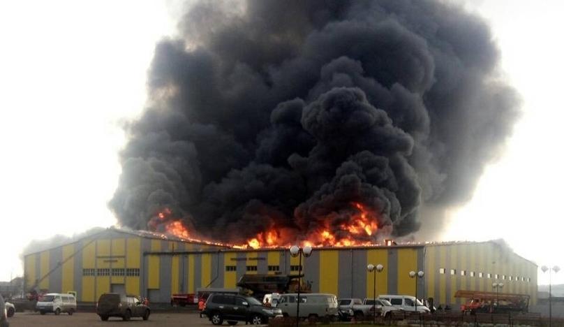 В Бурятии горит здание Тугнуйского угольного разреза