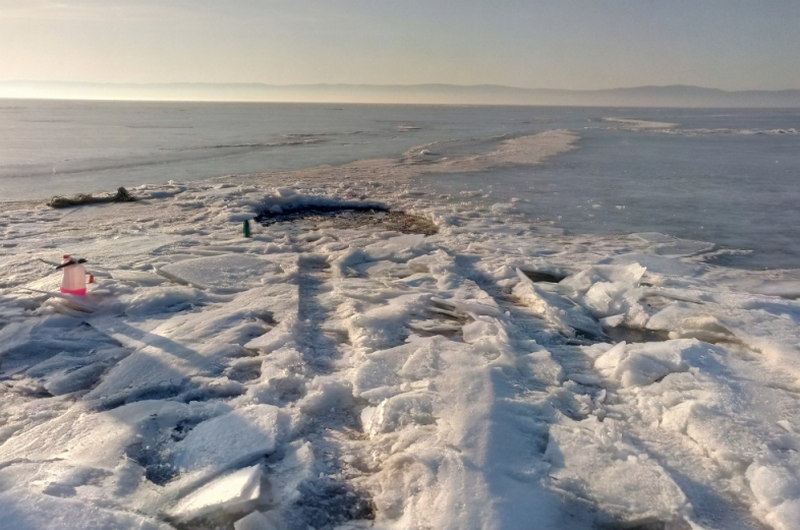 Спасатели МЧС нашли затонувшую на Байкале «Ниву»