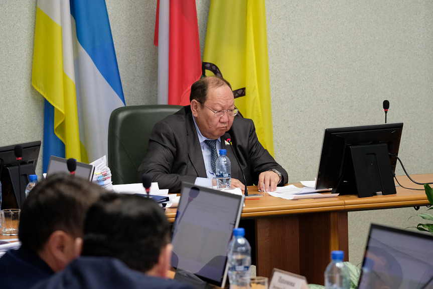 Улан-Удэ. Александр Иринчеев. Сессия горсовета 25 апреля 2019 года